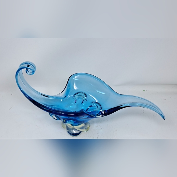 Vintage Blue Stretched Art Glass Centerpeice Dish - Picture 3 of 8